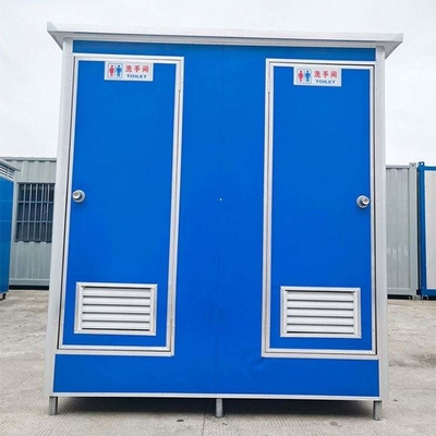 Toilette multijoueur mobile extérieure préfabriquée avec électricité, plomberie et isolation
