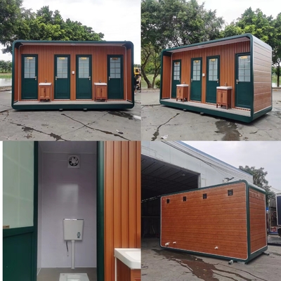 Toilette multijoueur mobile extérieure préfabriquée avec électricité, plomberie et isolation